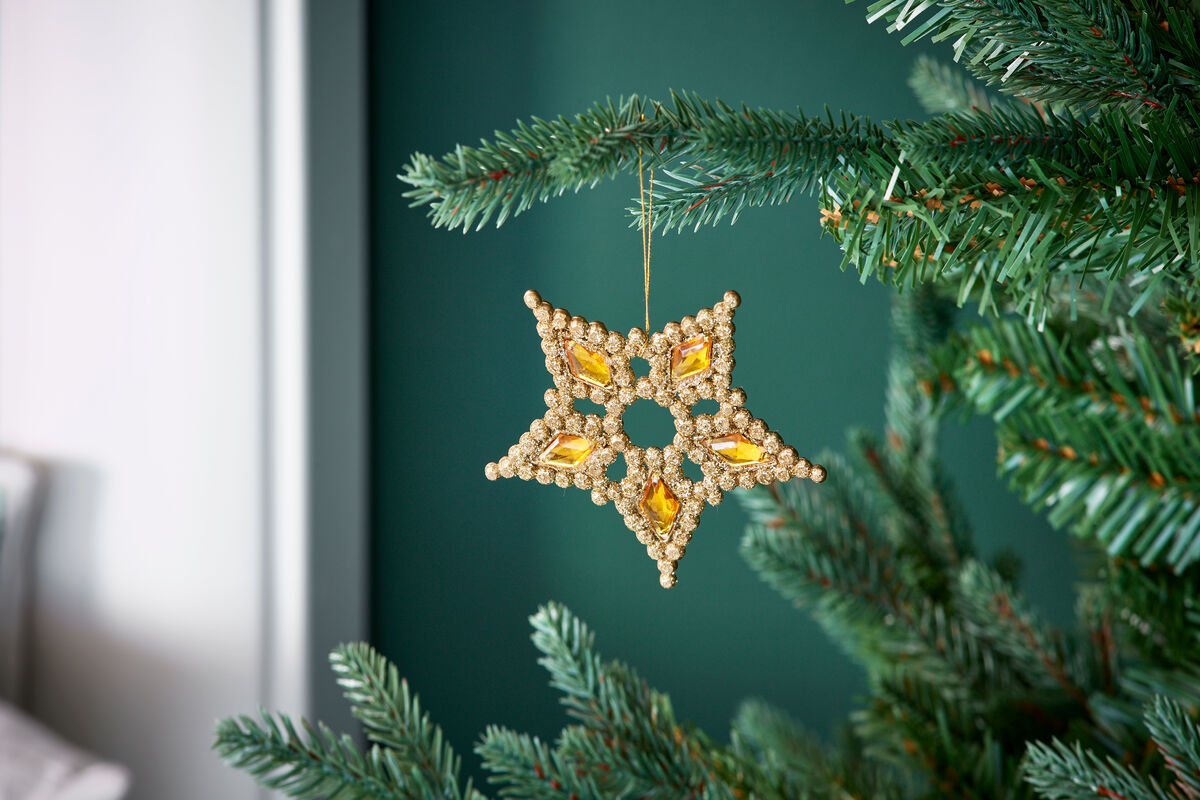 Traditional Christmas Decorating Ideas and Trends in 2022