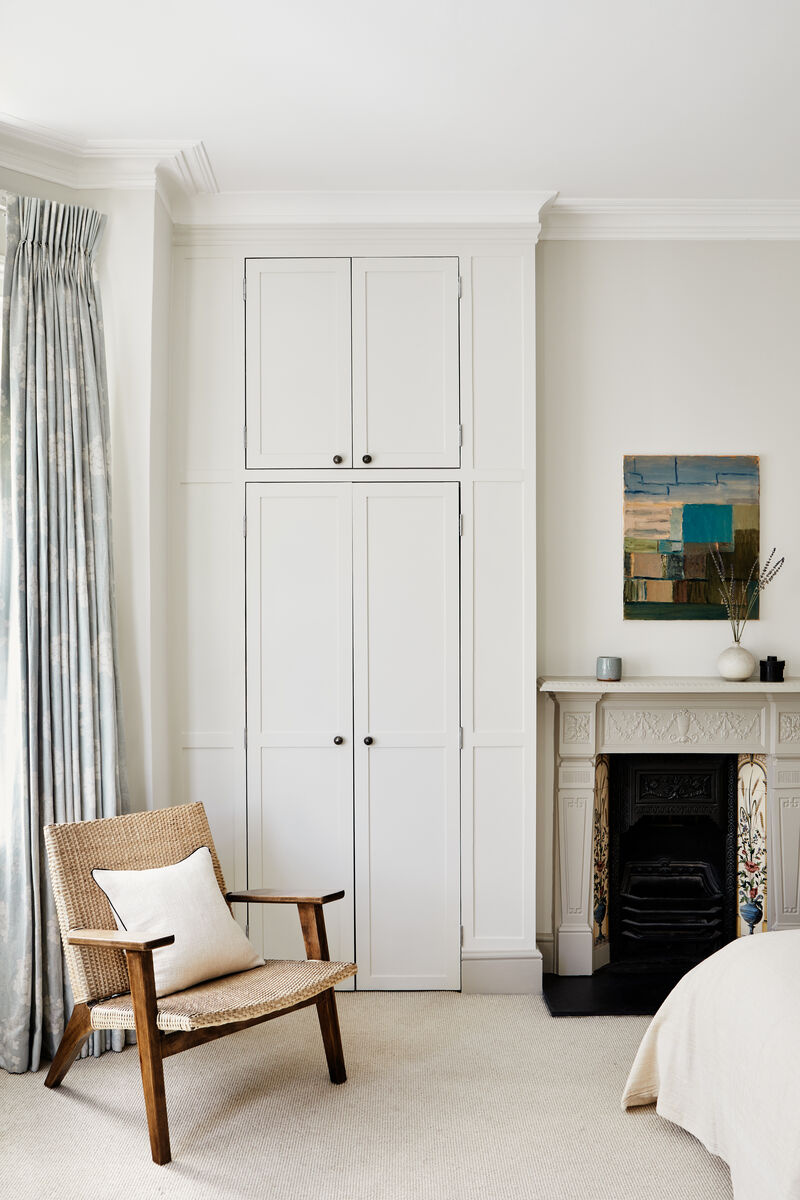 Mylands_Chalk Farm No.53 (Walls)_Chalk Farm No.53 (W&M Eggshell_Wardrobe)_Grays Inn No.167 (W&M Eggshell_Woodwork)_Master Bedroom_4 - Newsletter and web.jpg__PID:4c2c3959-35fe-4cff-9509-056ee739549f