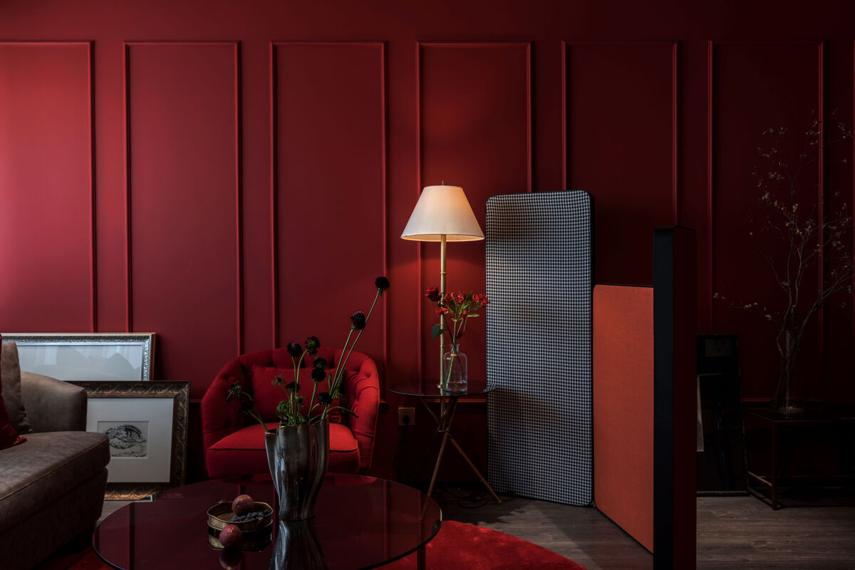 Painting with Red: Expert Advice for a Flawless Finish