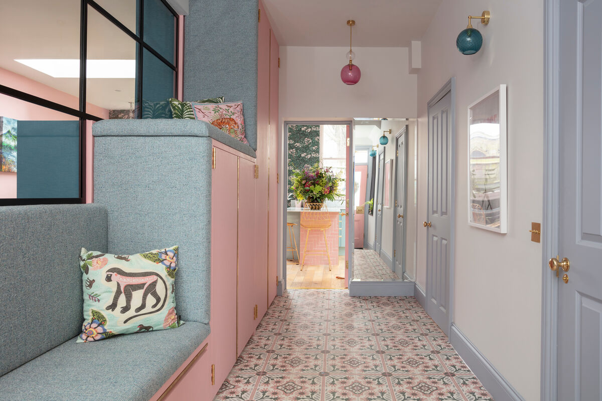 10 Bright Hallway Colours to Transform Your Entryway