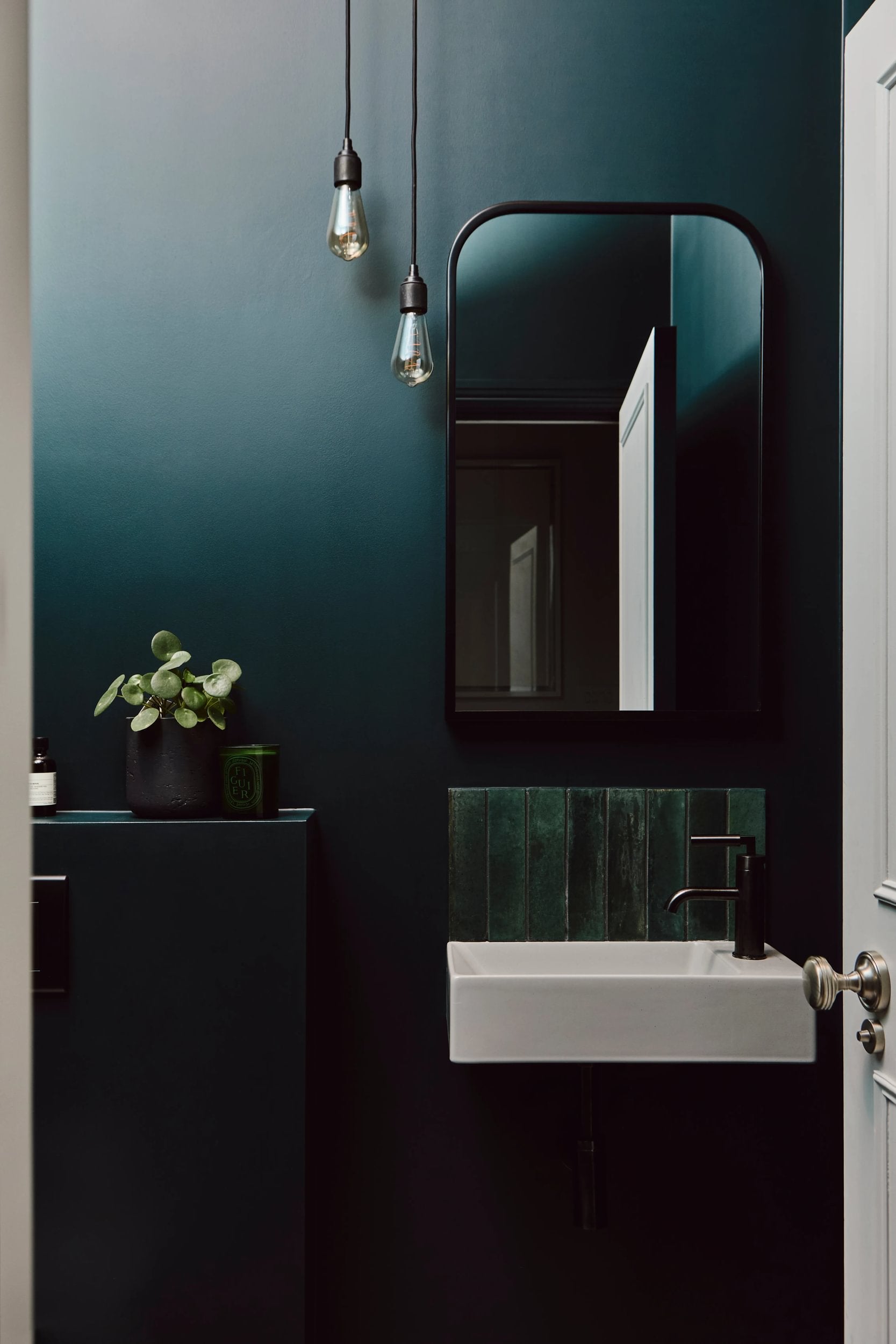 © Beth Davis_hes_Myland_10 Hadley Gardens_June 2024_18_Market Green No.38 (Walls) - Large.jpg__PID:0ee02514-7d9c-41e1-82cc-041b4e12a669