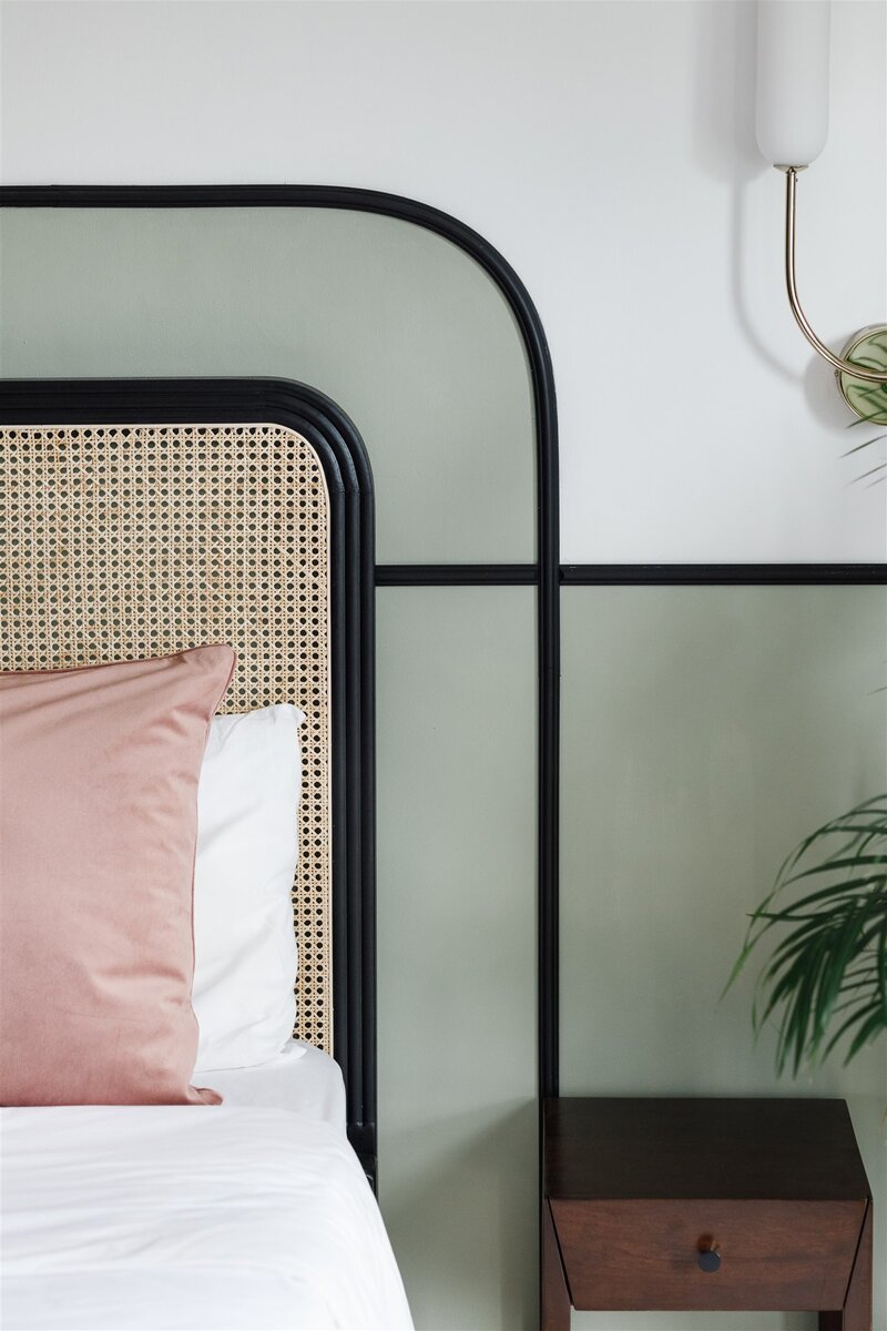 green-paint-bedroom-interior-design-mylands-decoration-paint-colour.jpg__PID:13f8e06d-dfdb-4a1a-8e5e-c4ff1333892c