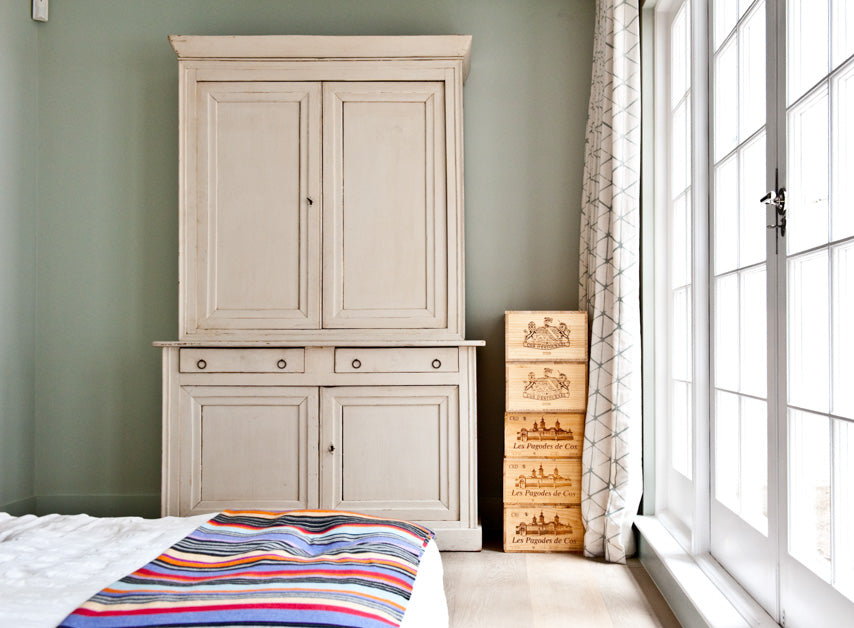 Smoky Green bedroom walls painted with Museum No.151