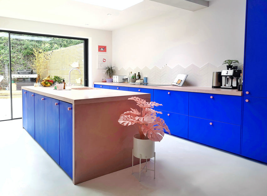 Royal Blue kitchen cabinetry painted with Mylands FTT-018