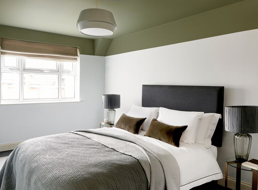 Pale olive green bedroom ceiling painted with Serpentine No.192